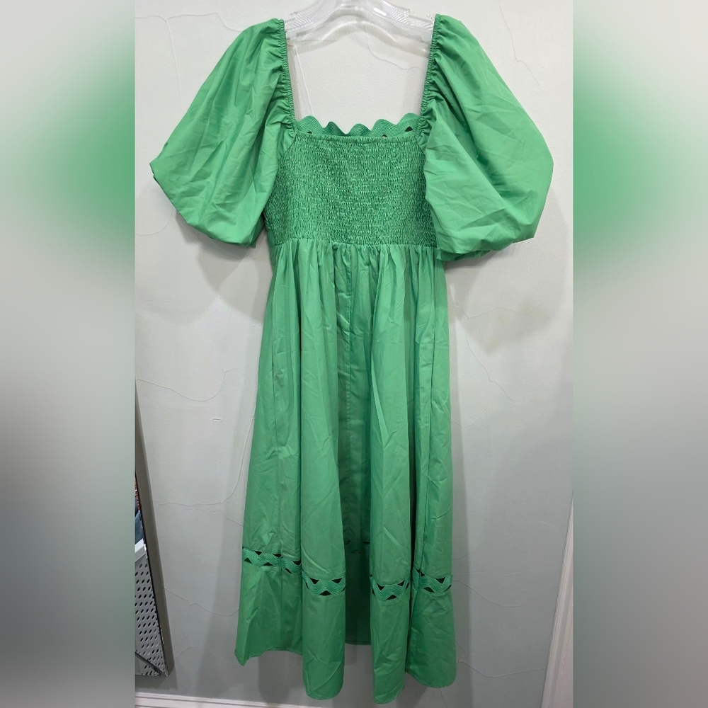Entro Vibrant Green Midi Dress with Puff Sleeves - Picture 6 of 8